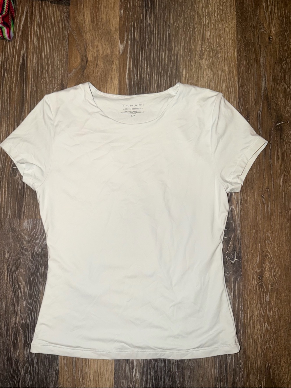 Tahari White Short Sleeve Crewneck Tee - Classic Fit